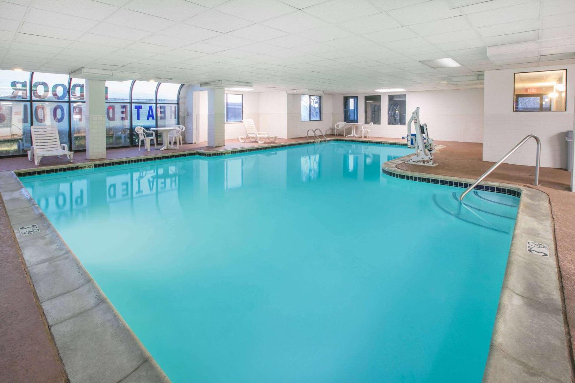 Super 8 By Wyndham Garland North Dallas Area Eksteriør billede
